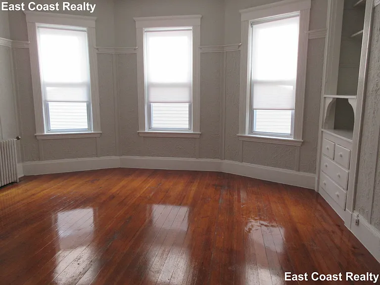 25 Linden St #3 — Photo 5