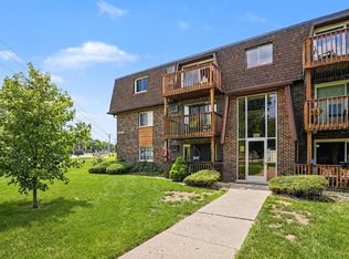 19380 Wolf Rd APT 11, Mokena, IL 60448