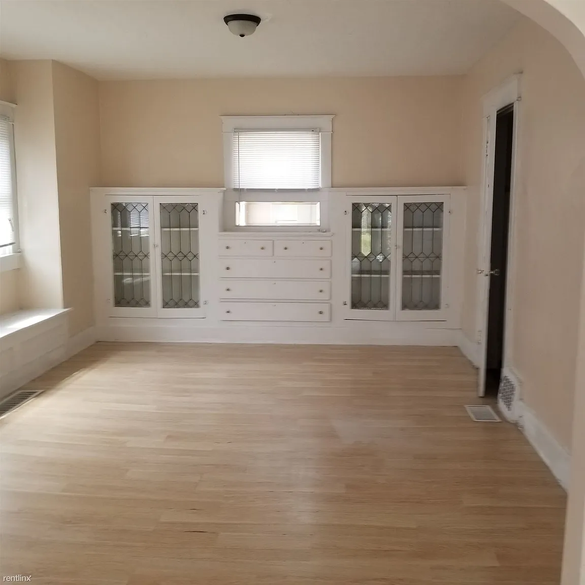 3936 Cornelius Ave photo 1
