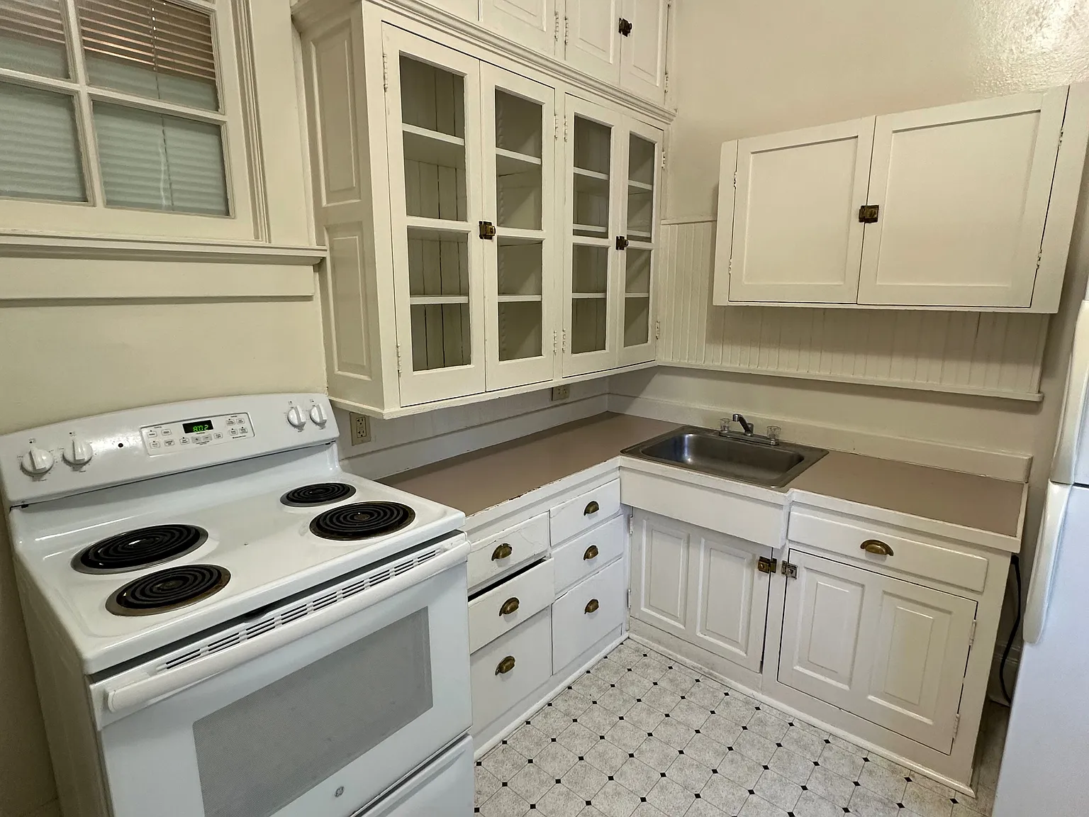1 bed, 875 sqft, $1,100 — Photo 3
