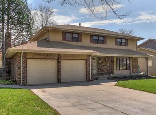 2011 S 152nd St, Omaha, NE 68144