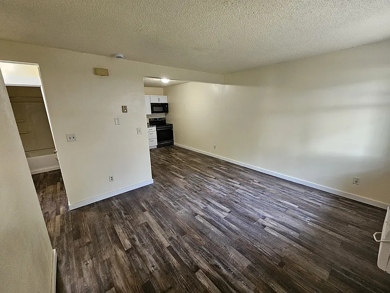 828 Gould St #1 — Photo 3