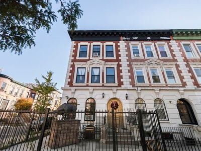 1104 Park Pl, Brooklyn, NY, 11213