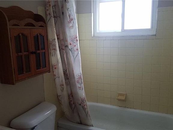 5th image of 5998 Glenway Dr #A