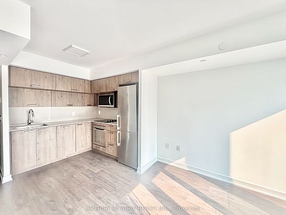 3rd image of 50 McCaul St #811