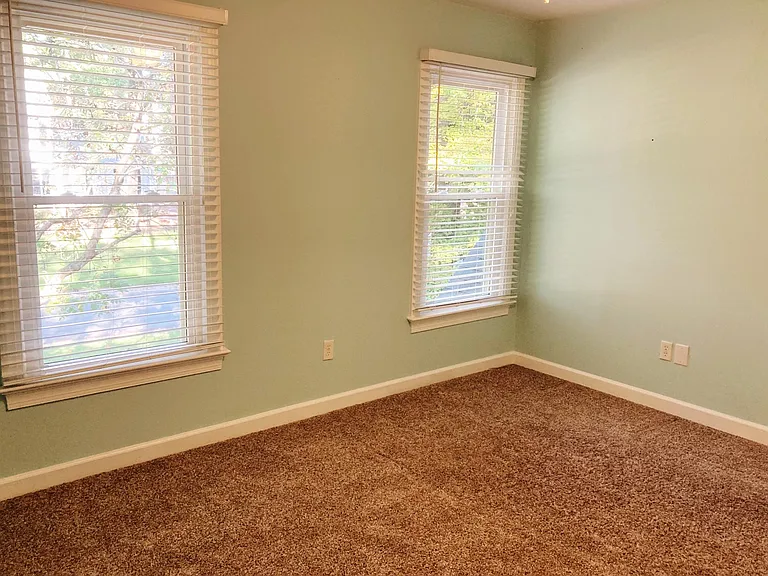 104 Cavendish Dr — Photo 28