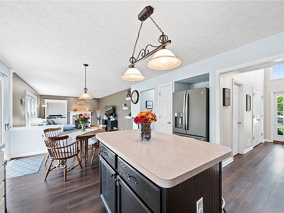 4th image of 10100 Andover Dr