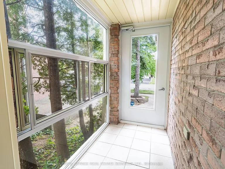 3301 Cambourne Cres — Photo 4