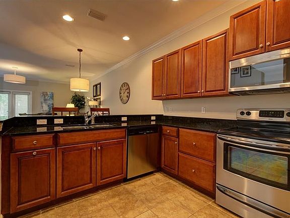 5th image of 174 Valencia Cir