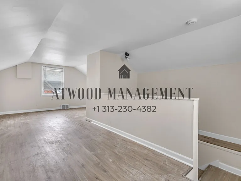 11397 Whitcomb St — Photo 7