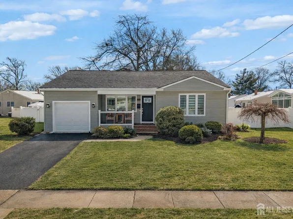 88 Wooding Ave, Edison, NJ 08817