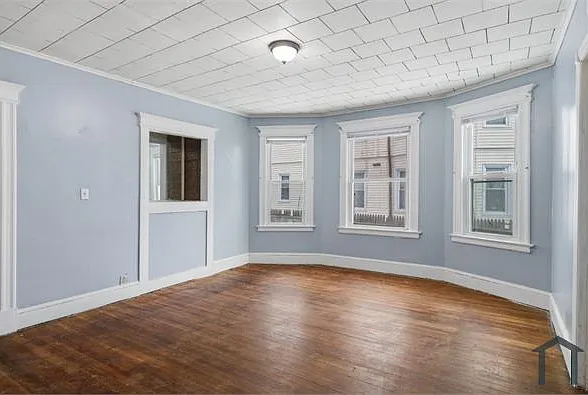 3 bed, 1300 sqft, $2,167 — Photo 3