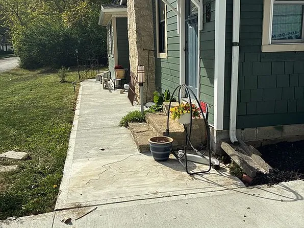 50 W Cherokee Dr, Powell, OH 43065