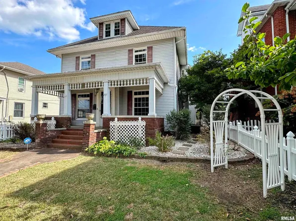 207 E Church St, Harrisburg, IL 62946