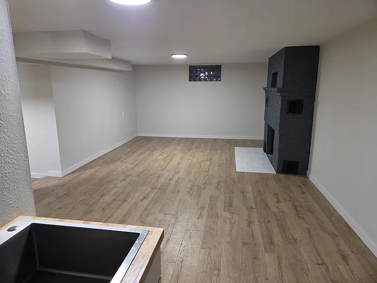 2304 W Liberty Ave — Photo 3