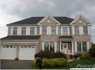 7 Roginski Ct, Parlin, NJ 08859