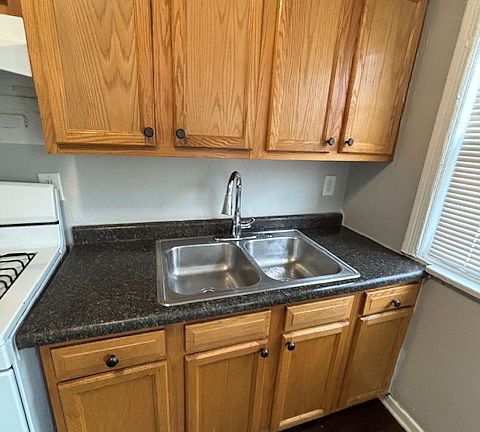 5th image of 7234 Columbia Ave