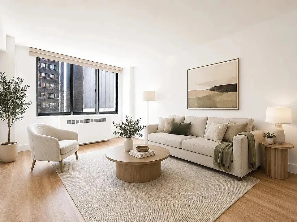 1735 York Ave #8E