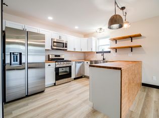 526 7th Ave SW #B, Cedar Rapids, IA 52404