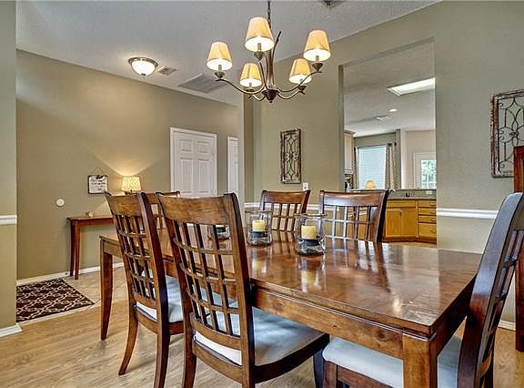 4th image of 4660 Park Bend Dr