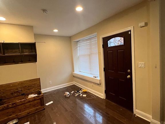 4th image of 4243 Dix St NE