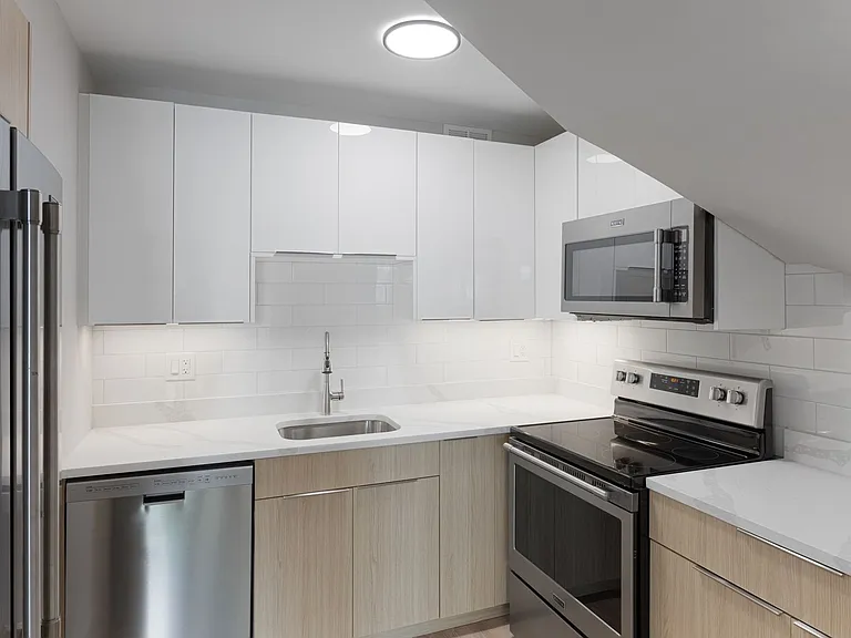 The Duplex Tower — Photo 35