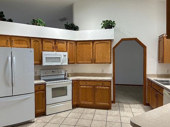 3rd image of 2206 Deata Ct