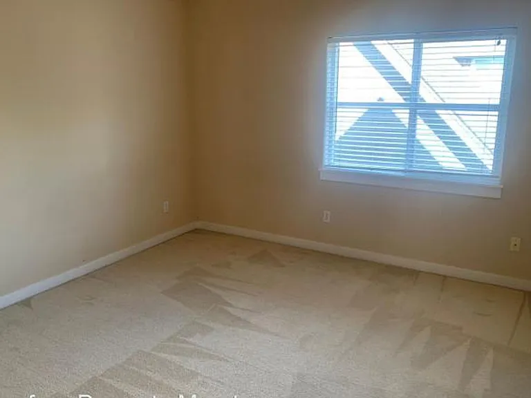 8628 SE 9th Ave #12 — Photo 10