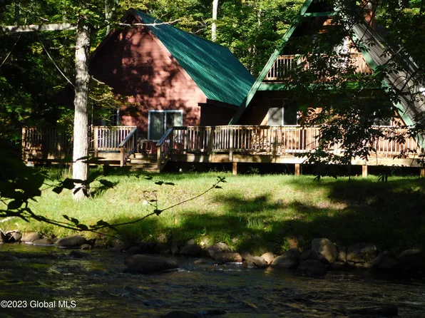 2 Cleveland Road, Johnsburg, NY 12843