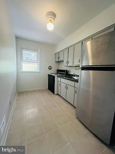 1 bed, 1.0 bath, 600 sqft, $1,250 — Photo 2