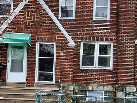 2nd image of 2016 Devereaux Ave