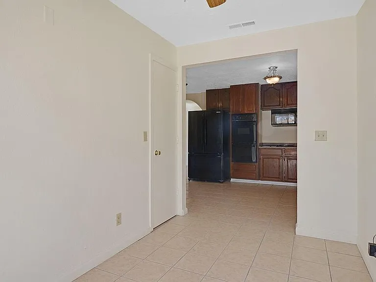 1285 Boa Vista Dr — Photo 9