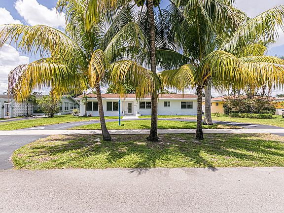 2nd image of 316 N Crescent Dr #316