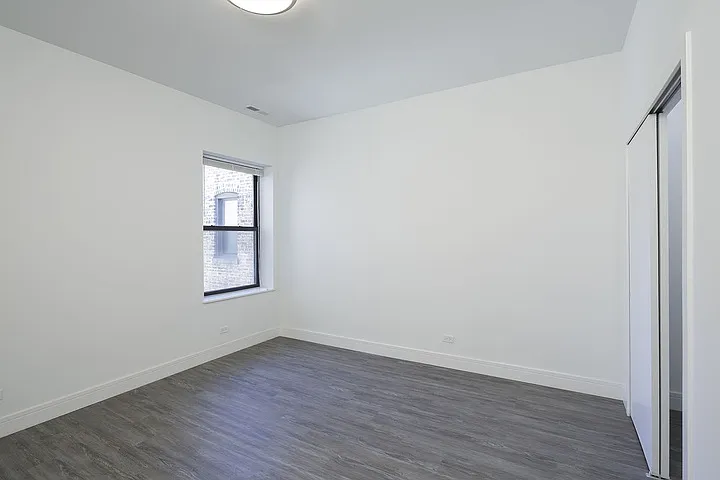 5487-5491 S. Hyde Park Boulevard — Photo 25