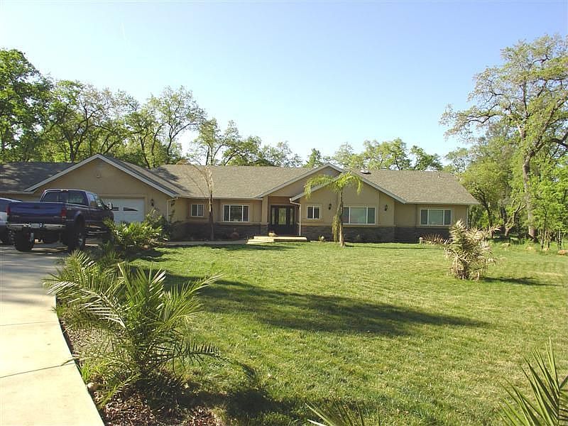 2nd image of 800 Buschmann Rd