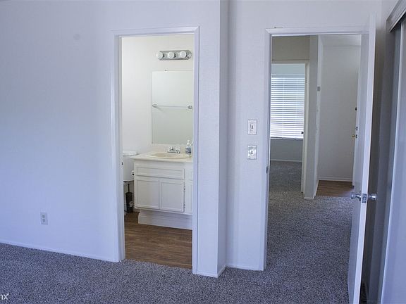 5th image of 2047 E Washington Ave