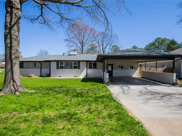 2255 S Mount Olive St, Siloam Springs, AR 72761