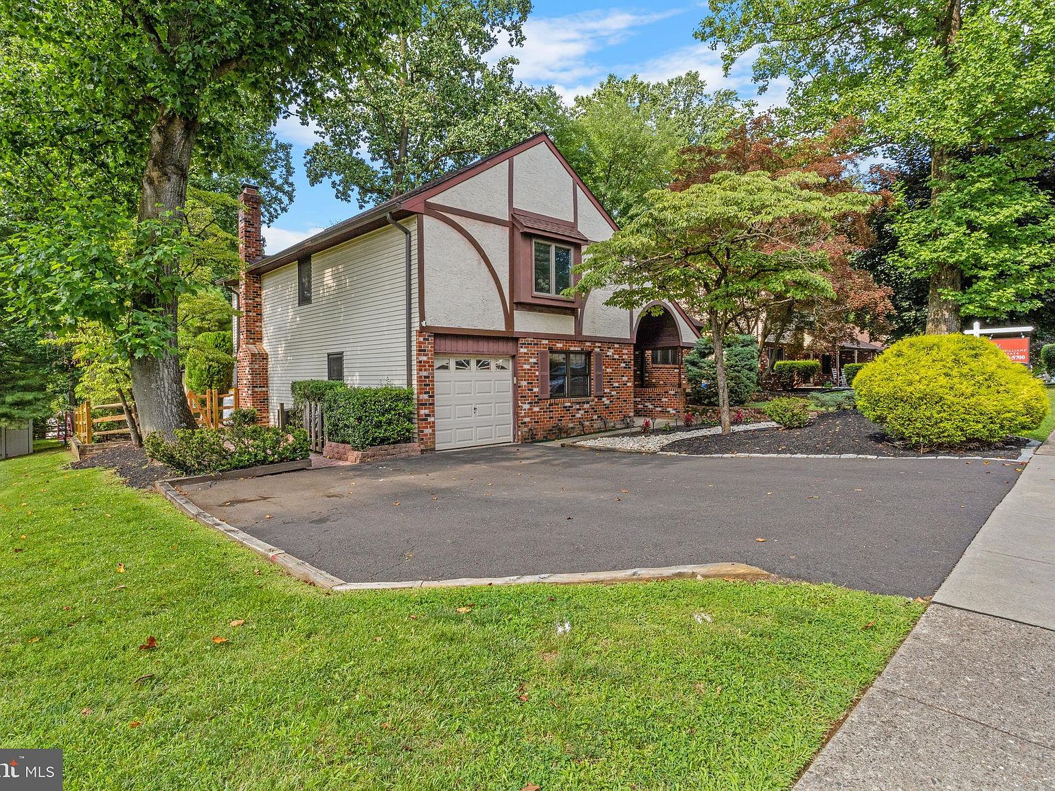 825 Green Ridge Cir, Feasterville Trevose, PA 19053 MLS PABU2048690