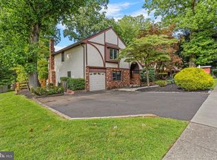 825 Green Ridge Cir, Feasterville Trevose, PA 19053