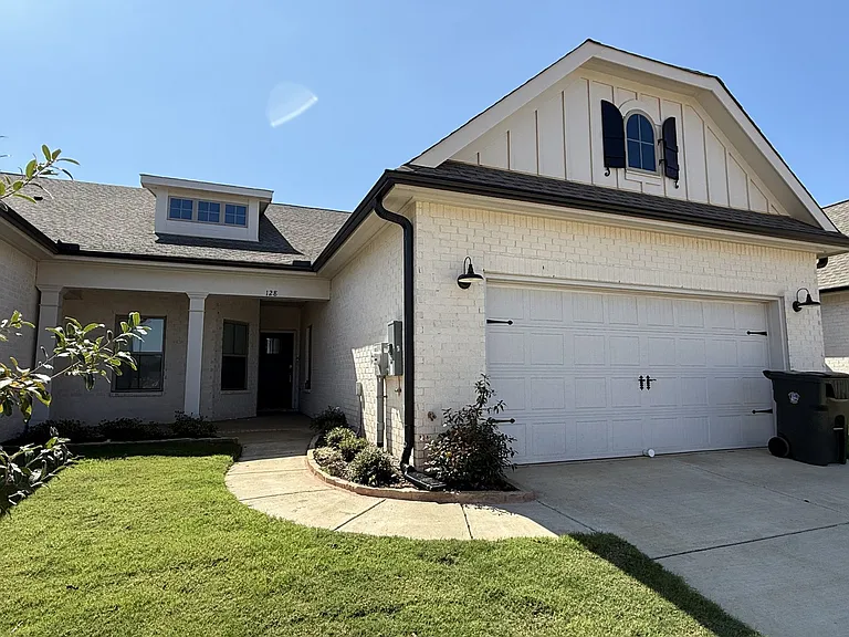 128 Clift Farm Dr — Photo 1