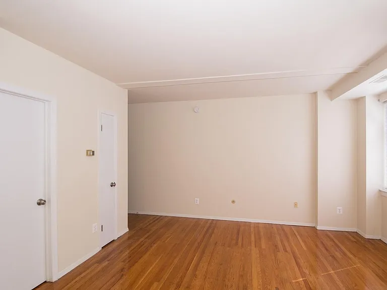 319 S 10th St #2311 — Photo 6