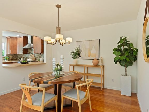 5th image of 2328 Lakeview Drive