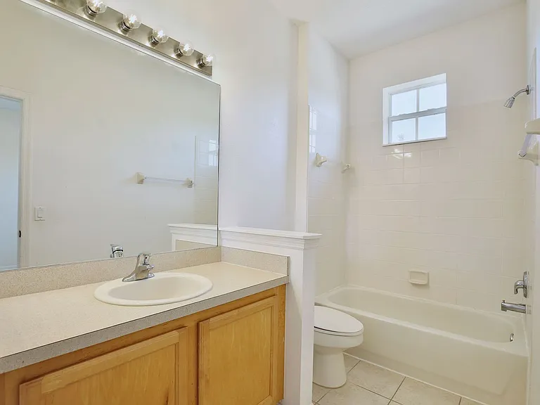 10412 Kiplinger Ln — Photo 11