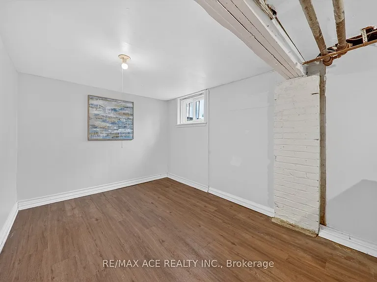 Glebemount Ave — Photo 20