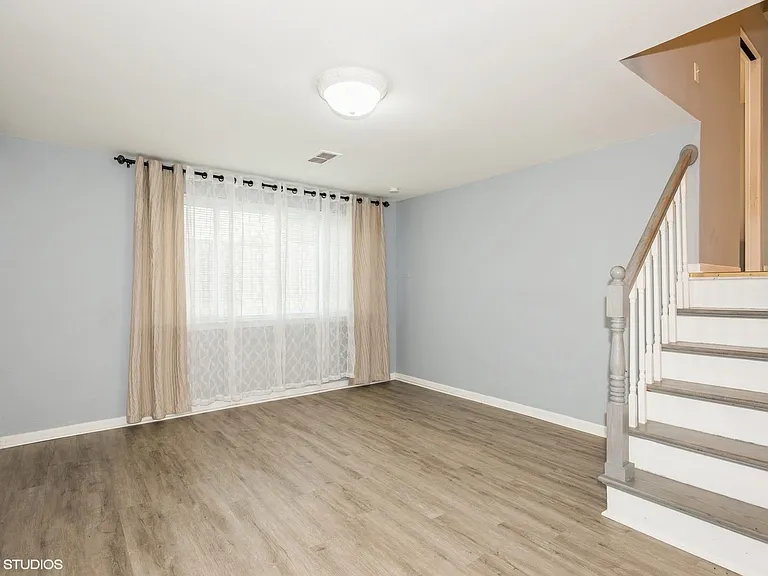 319 Shirley Ct — Photo 17
