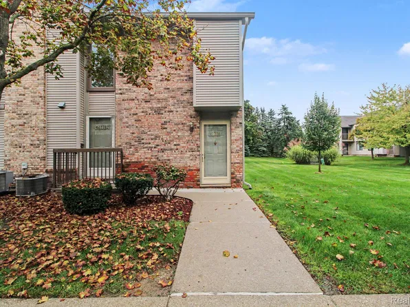 42776 Lilley Pointe Dr #171, Canton, MI 48187