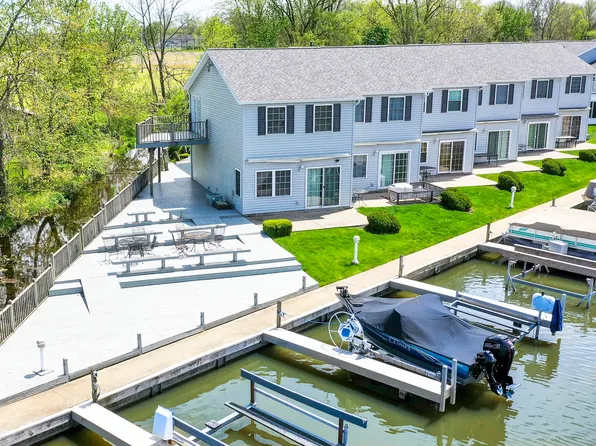 7461 Snug Harbor Dr #28, Russells Pt, OH 43348