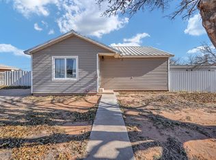 512 NE 2nd St, Seminole, TX 79360