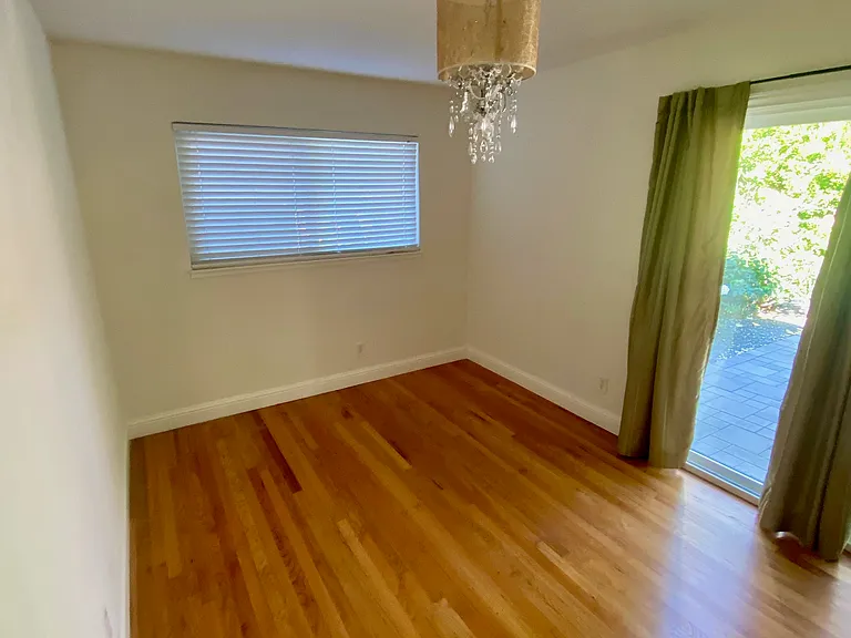 143 Highland Oaks Dr — Photo 24
