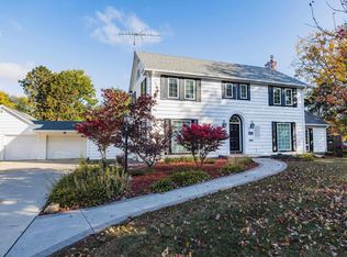 820 W Ridgeway Ave, Waterloo, IA 50701